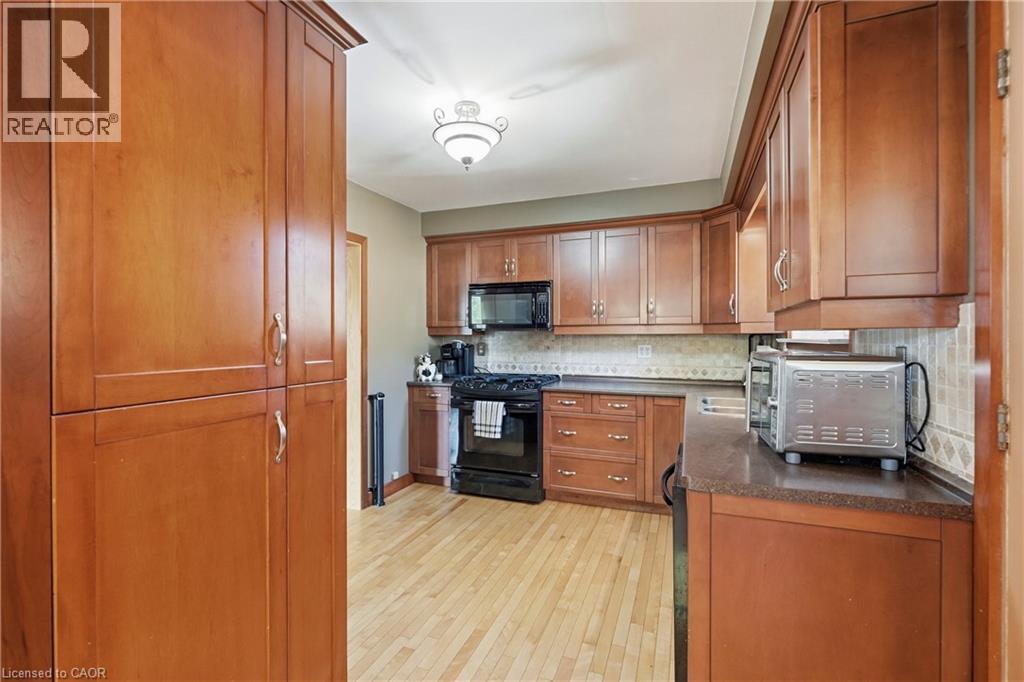 106 Victor Boulevard Property Photo 8
