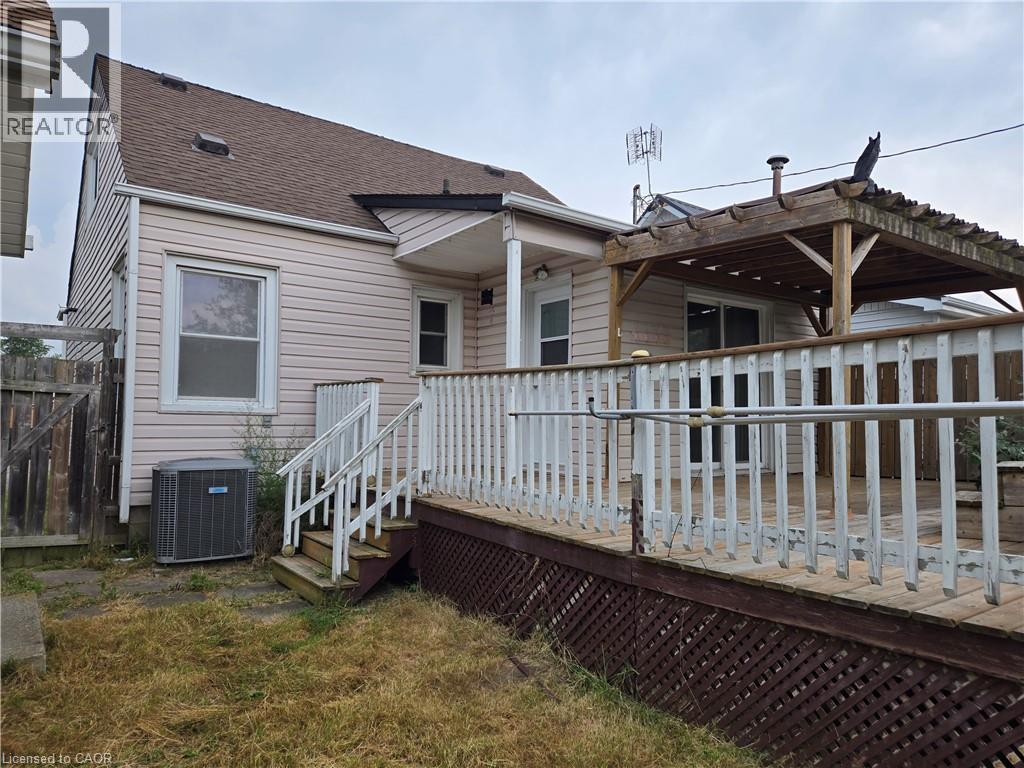 325 Simpson Avenue Property Photo 3