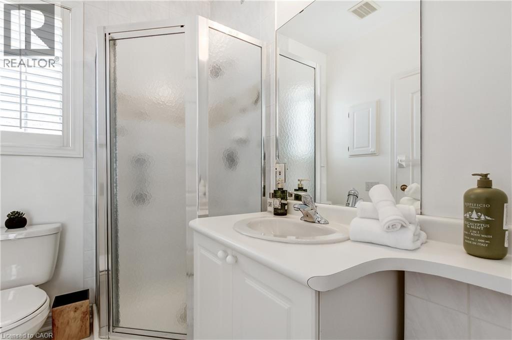 260 Silverbirch Boulevard Property Photo 9