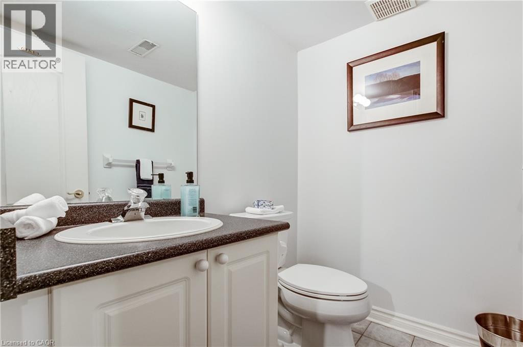 260 Silverbirch Boulevard Property Photo 25