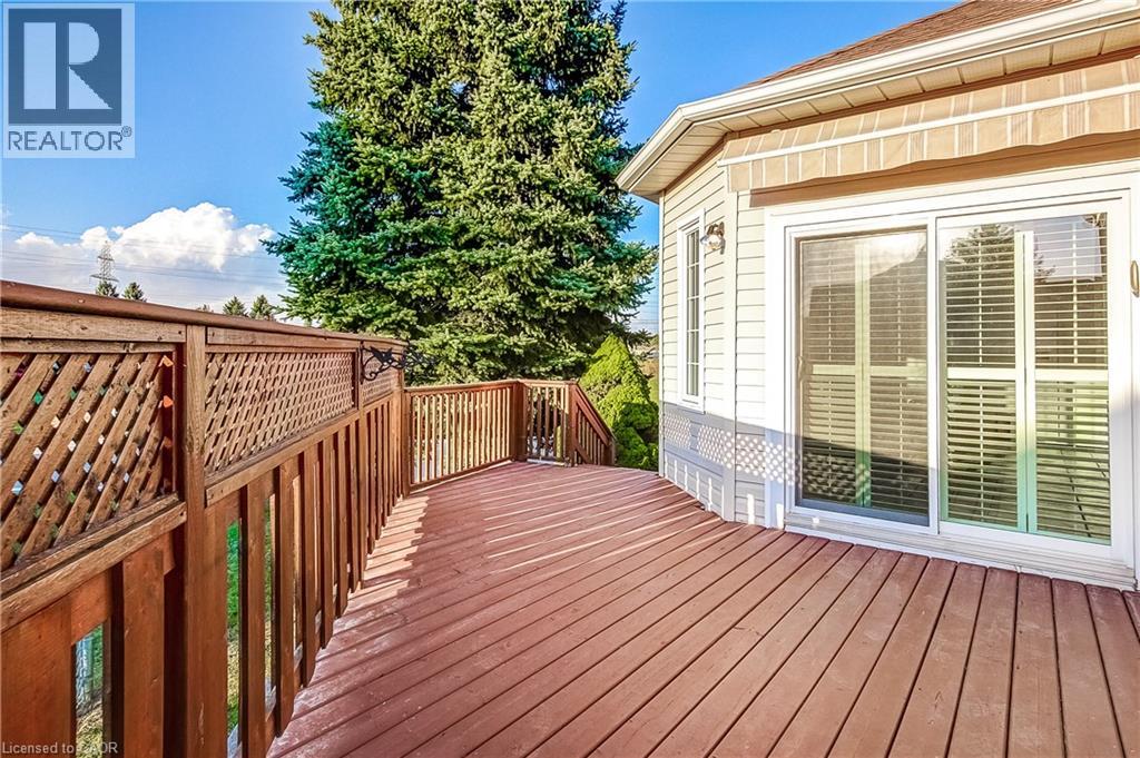 260 Silverbirch Boulevard Property Photo 30