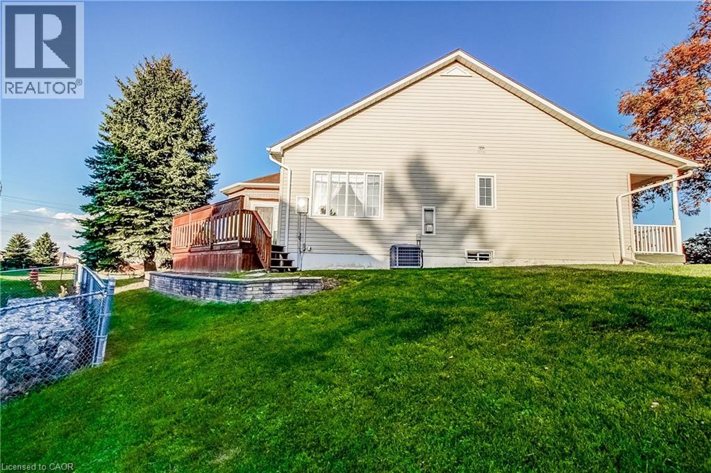 260 Silverbirch Boulevard Property Photo 31