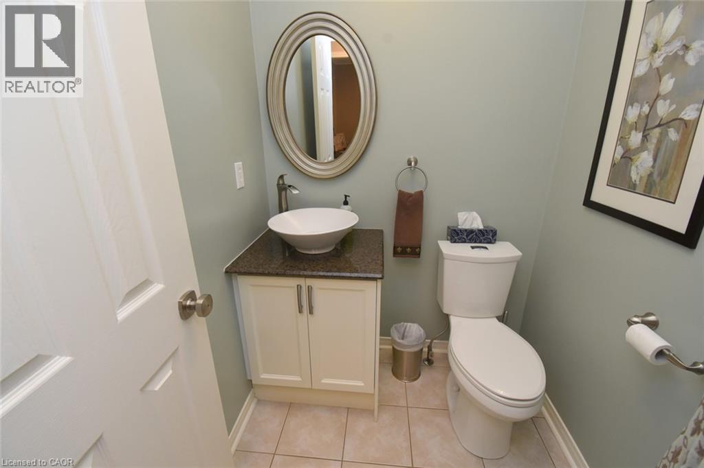 470 Amanda Crescent Property Photo 5