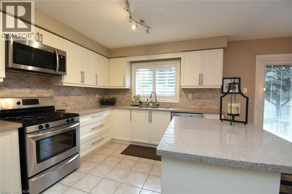 470 Amanda Crescent Property Photo 16
