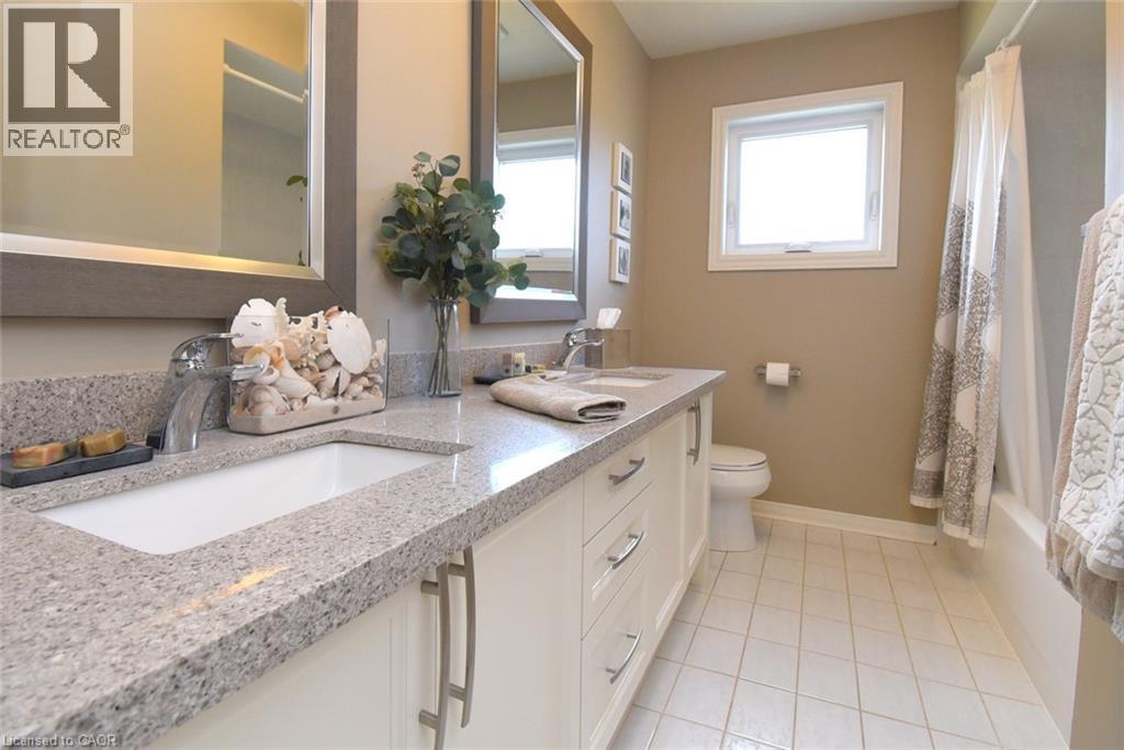470 Amanda Crescent Property Photo 36