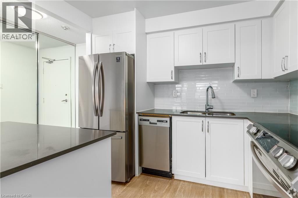 547 Belmont Avenue Unit# 805 Photo de la propriété 1