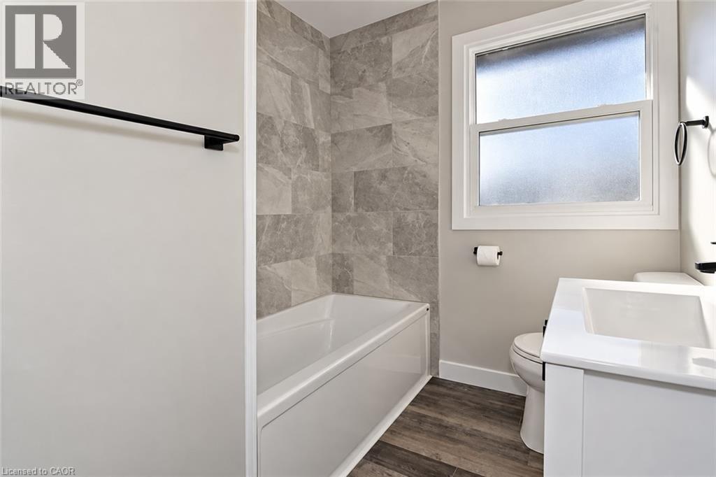 134 Oakside Street Property Photo 6
