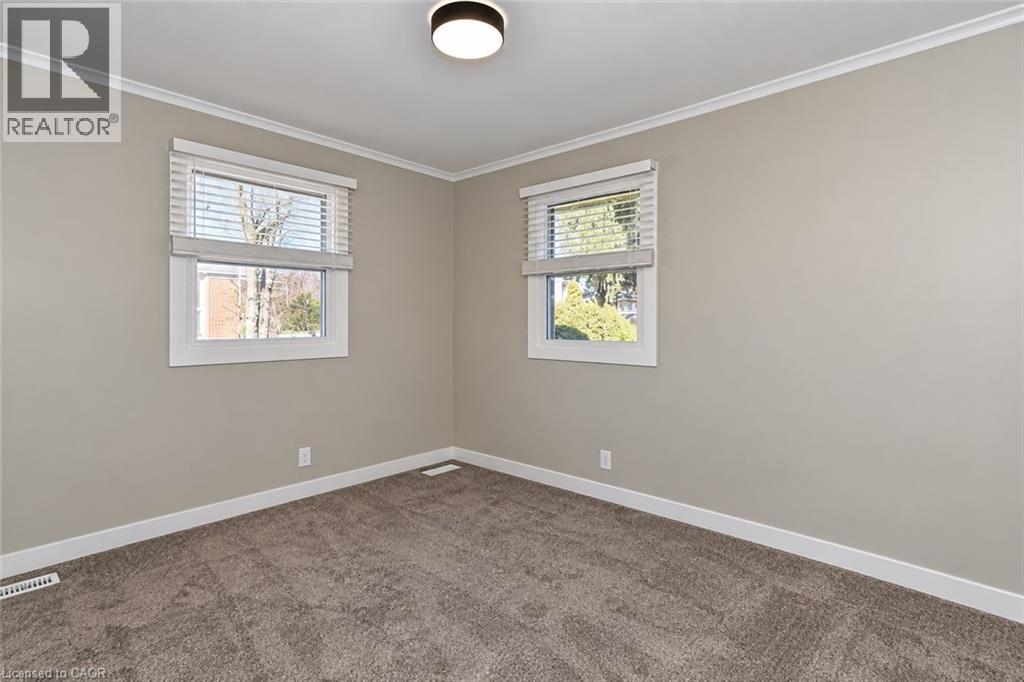 134 Oakside Street Property Photo 7