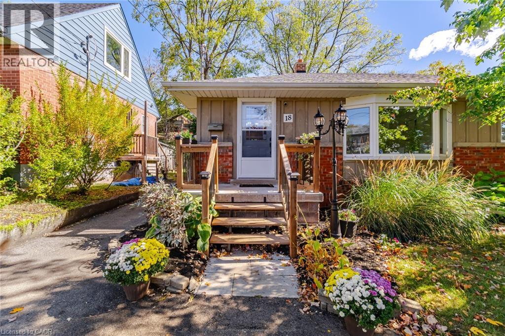 18 Delsey Street Property Photo 1