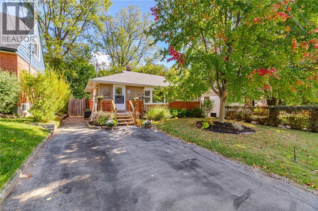 18 Delsey Street Property Photo 2