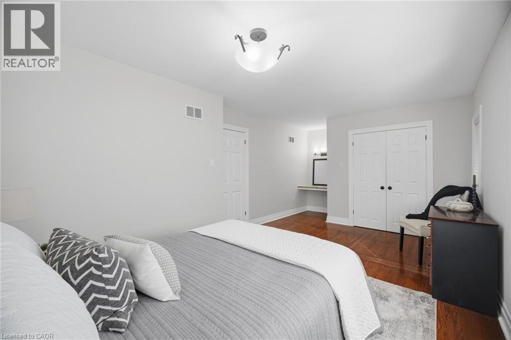 18 Delsey Street Property Photo 23