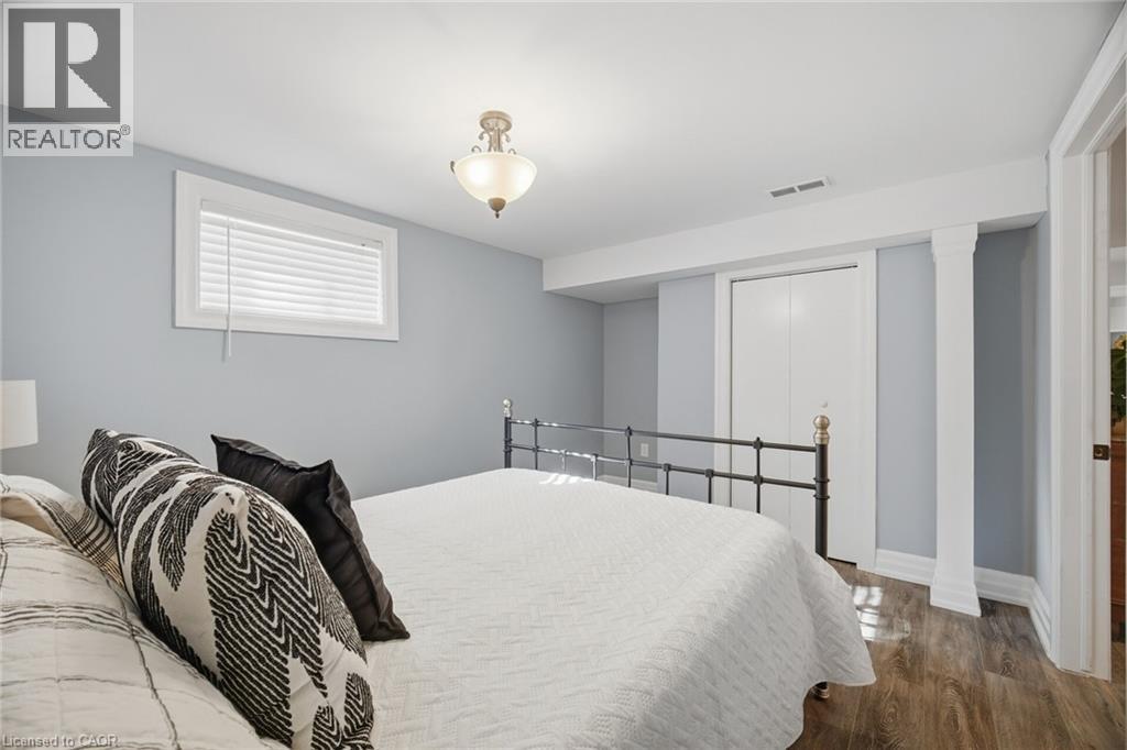 18 Delsey Street Property Photo 34
