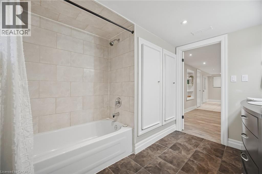 18 Delsey Street Property Photo 35