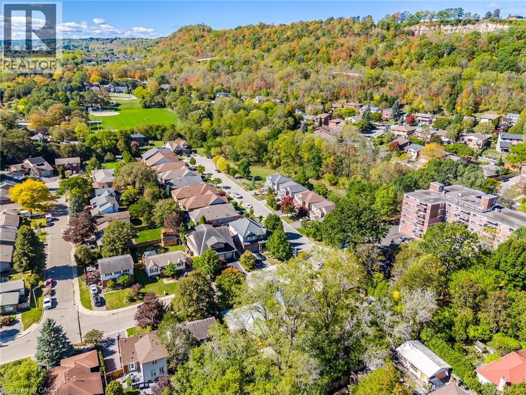18 Delsey Street Property Photo 49