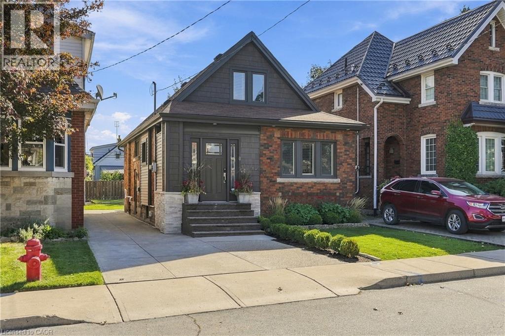 77 Houghton Avenue S Property Photo 2