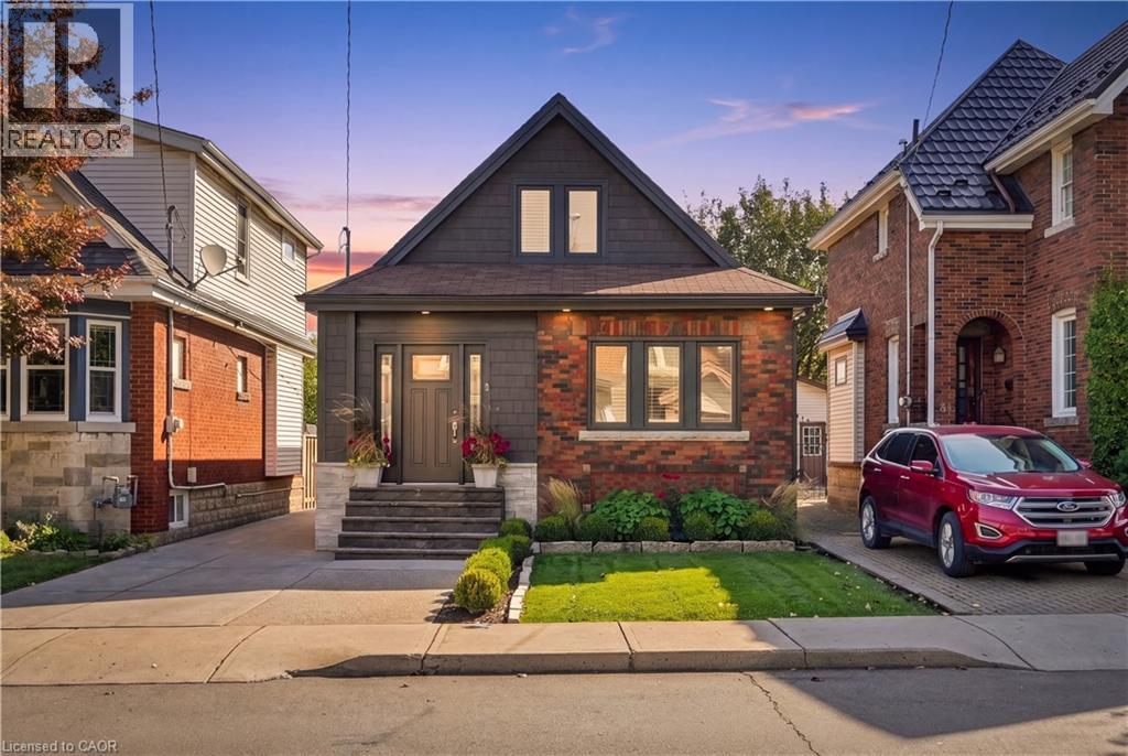 77 Houghton Avenue S Property Photo 3