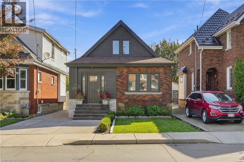 77 Houghton Avenue S Property Photo 4