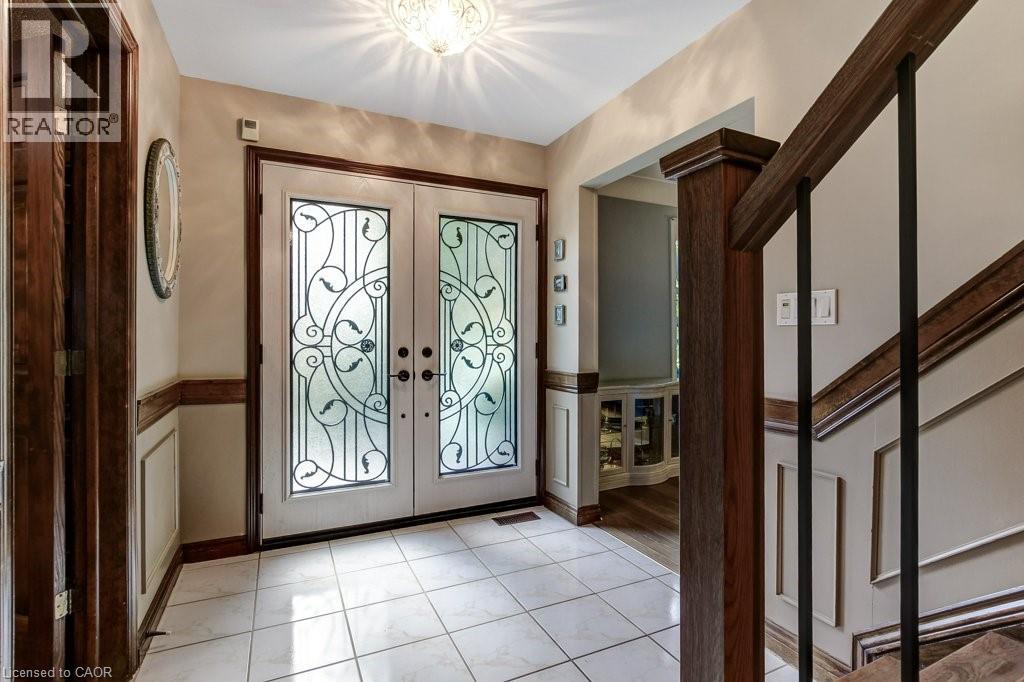 215 Briar Hill Crescent Property Photo 2
