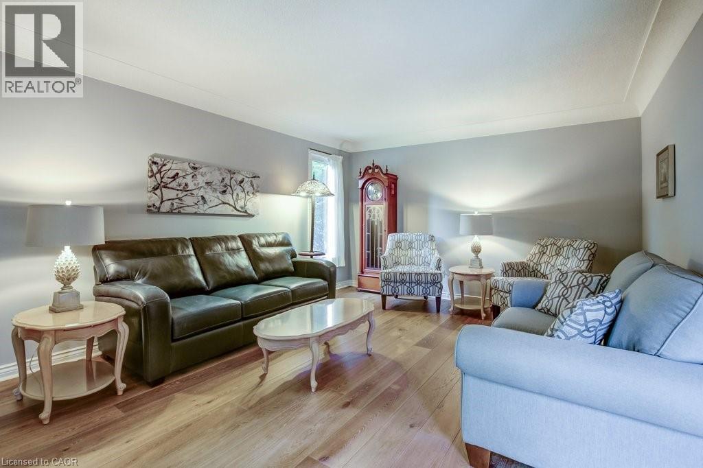 215 Briar Hill Crescent Property Photo 4
