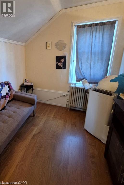 20 Carleton Street N Property Photo 16