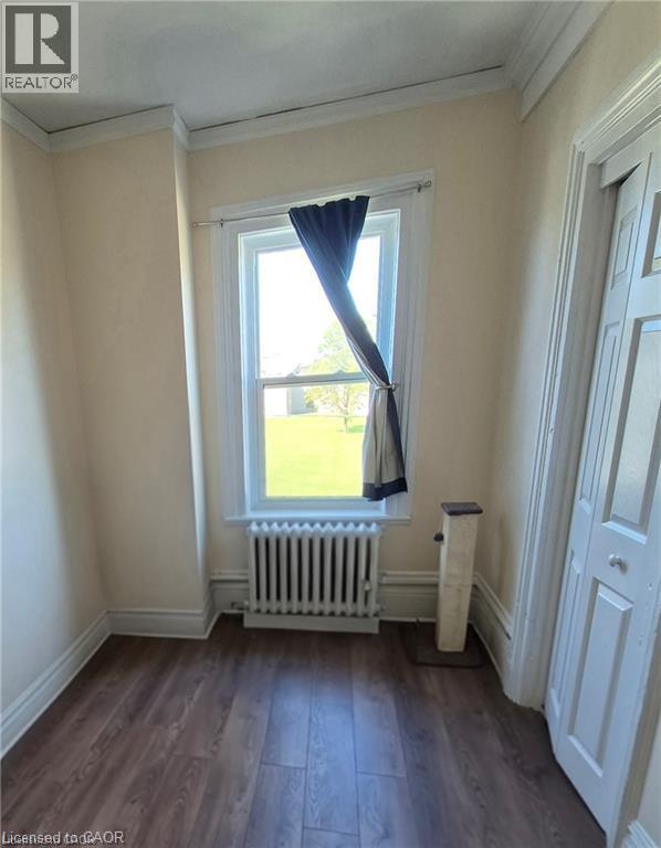 20 Carleton Street N Property Photo 17