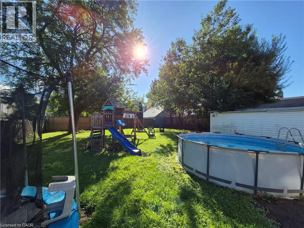 20 Carleton Street N Property Photo 23