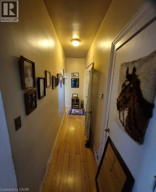 20 Carleton Street N Property Photo 5