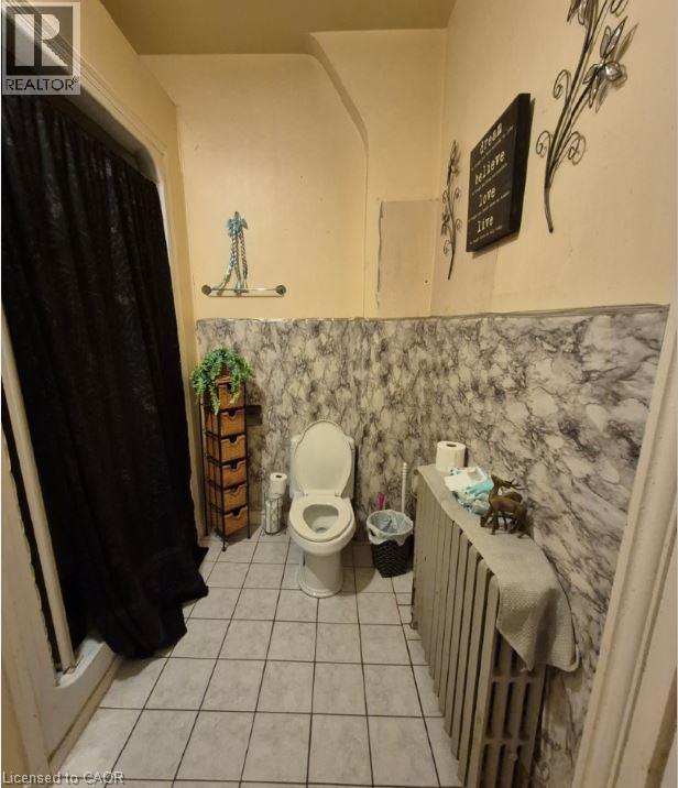 20 Carleton Street N Property Photo 11