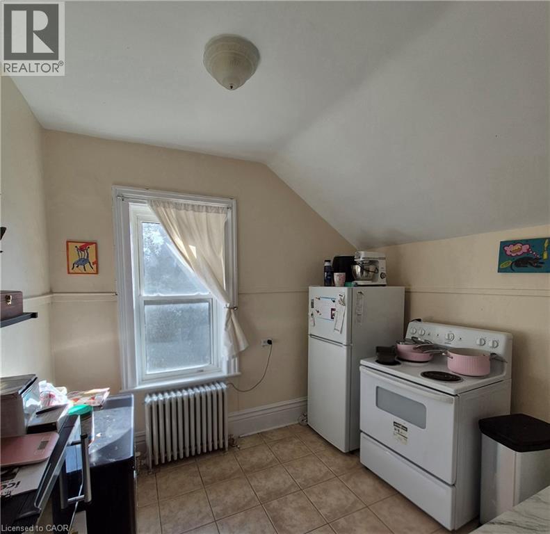 20 Carleton Street N Property Photo 15