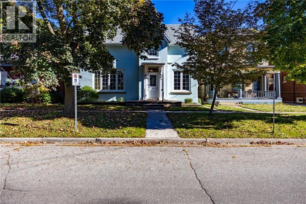 33 Palmerston Avenue Property Photo 4