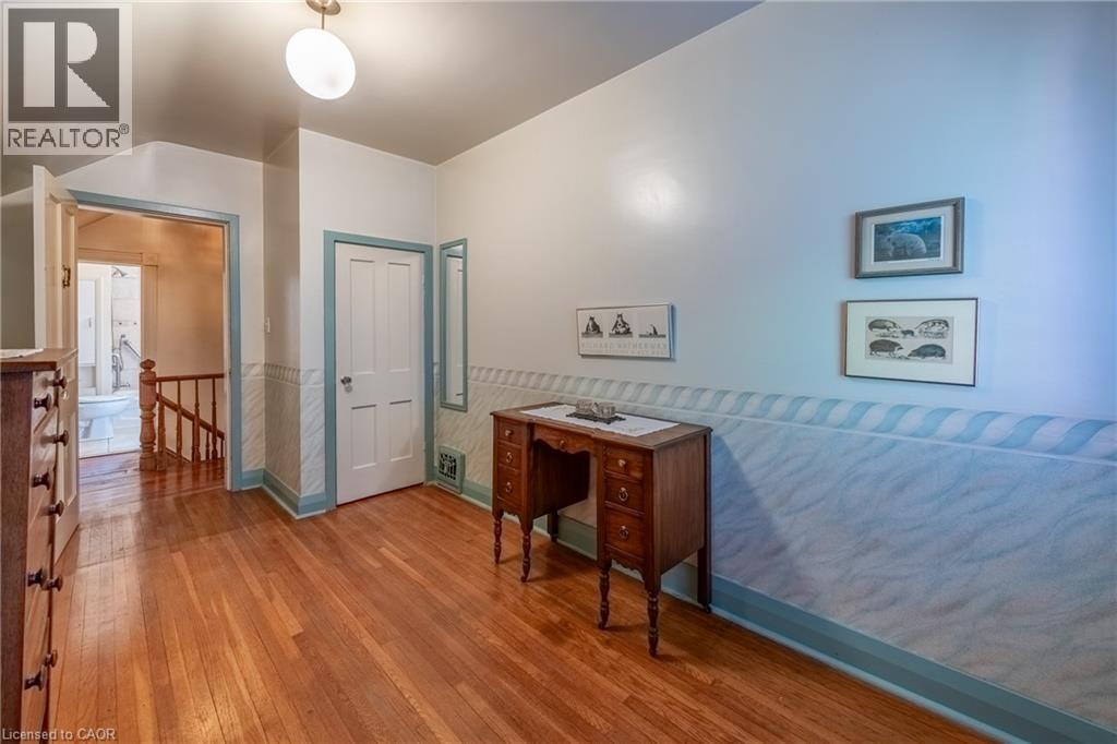 33 Palmerston Avenue Property Photo 24