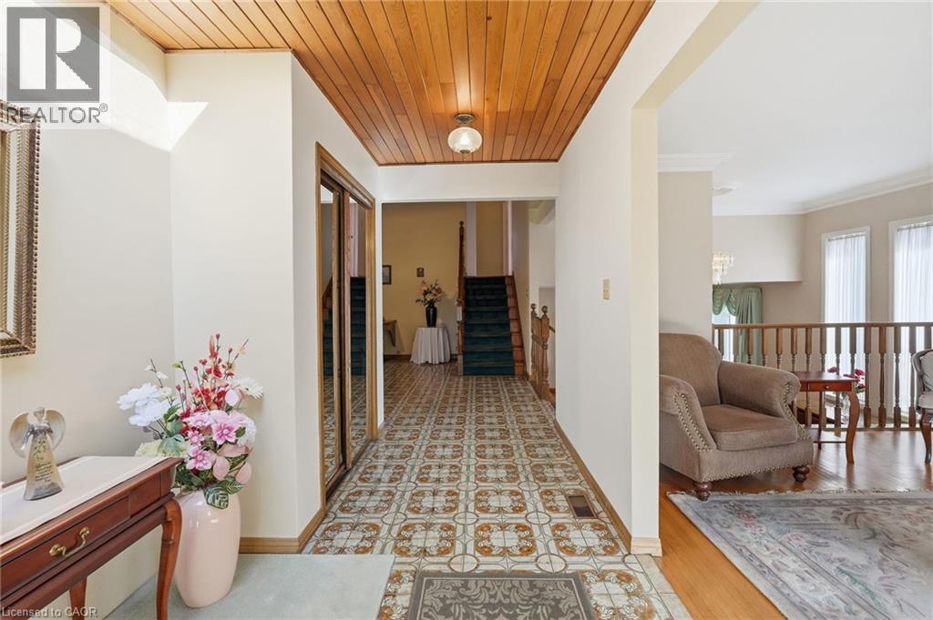 32 San Fernando Drive Property Photo 8