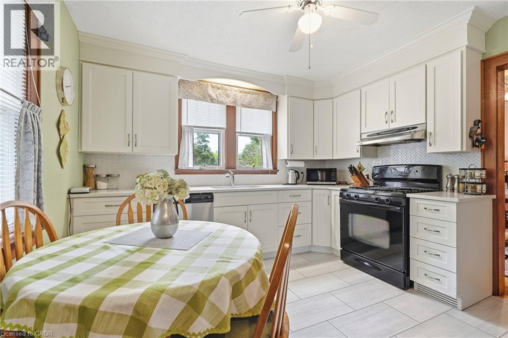 240 Canboro Road Property Photo 10