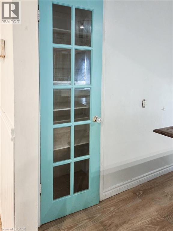 212 Niagara Street Property Photo 9
