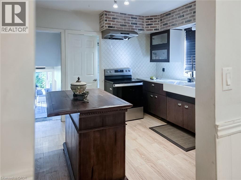 212 Niagara Street Property Photo 11