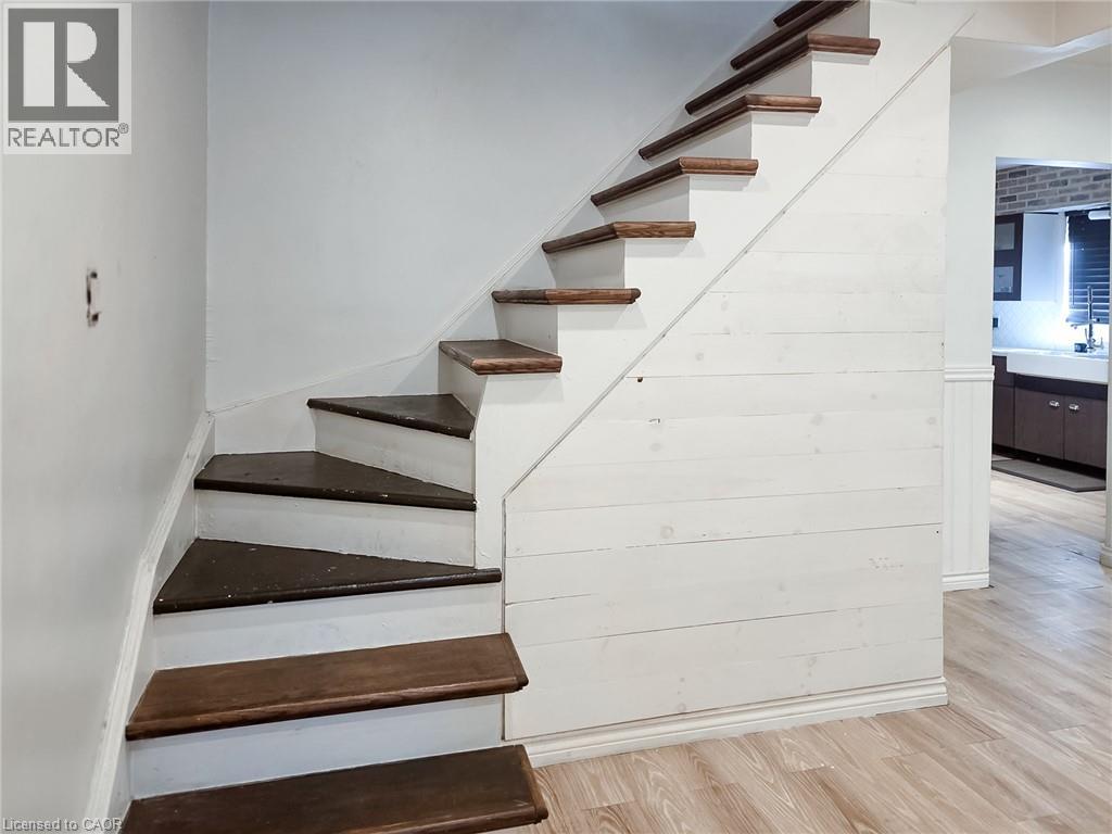 212 Niagara Street Property Photo 15