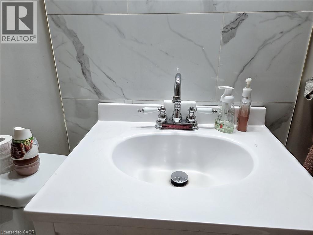 212 Niagara Street Property Photo 19
