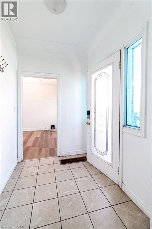 548 Beach Road Property Photo 6