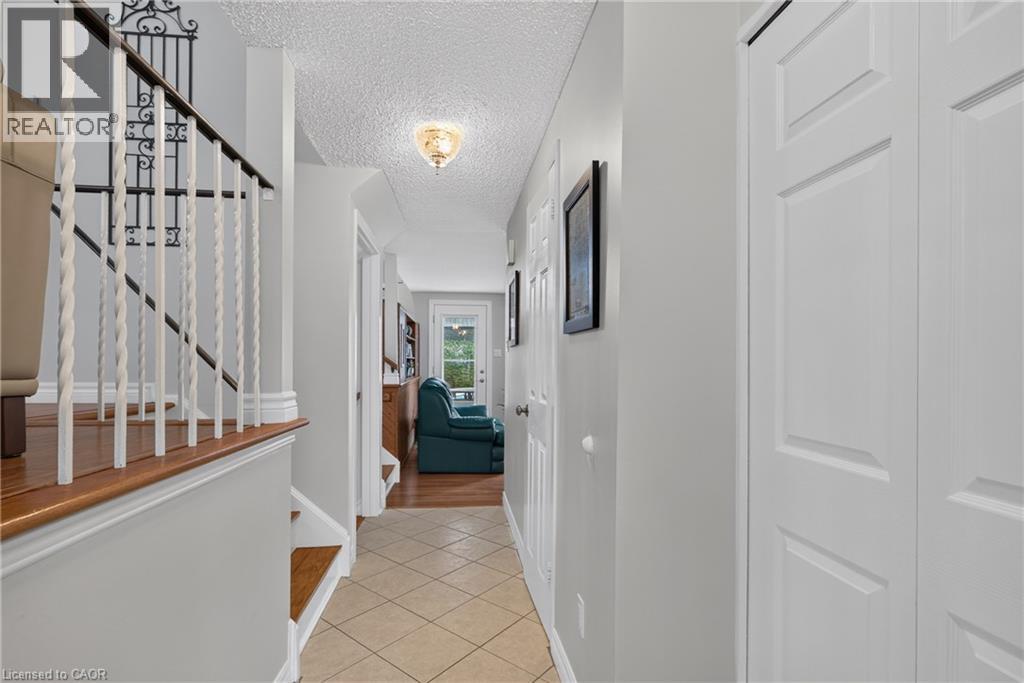 2482 Windjammer Road E Property Photo 4