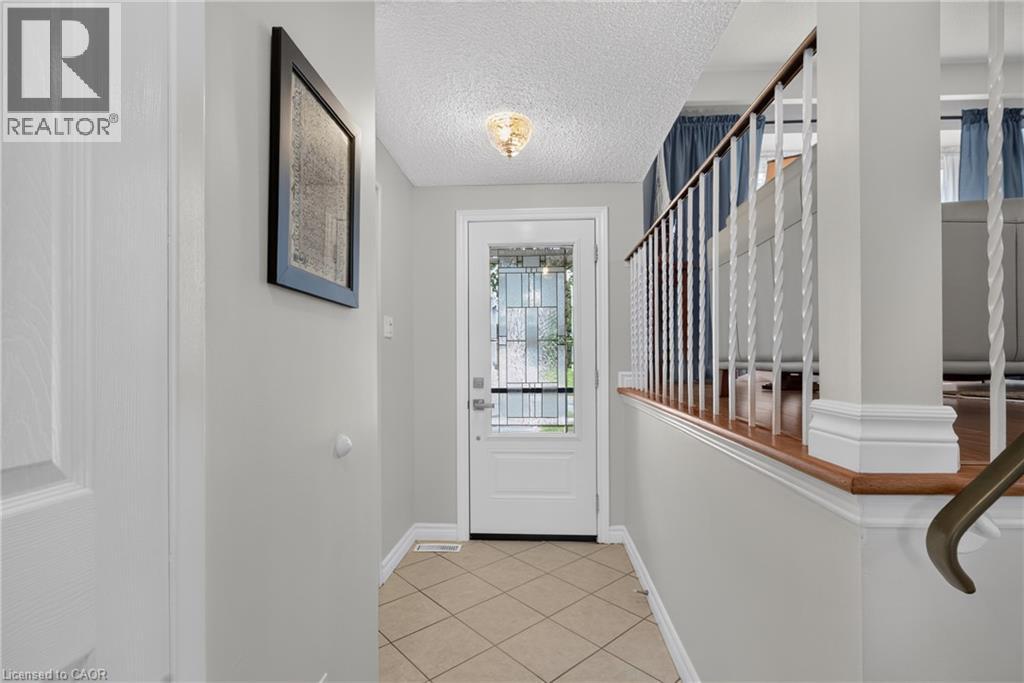 2482 Windjammer Road E Property Photo 5