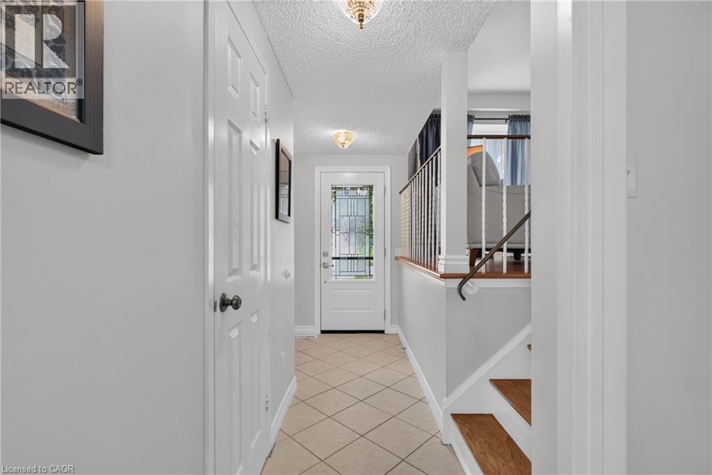 2482 Windjammer Road E Property Photo 6