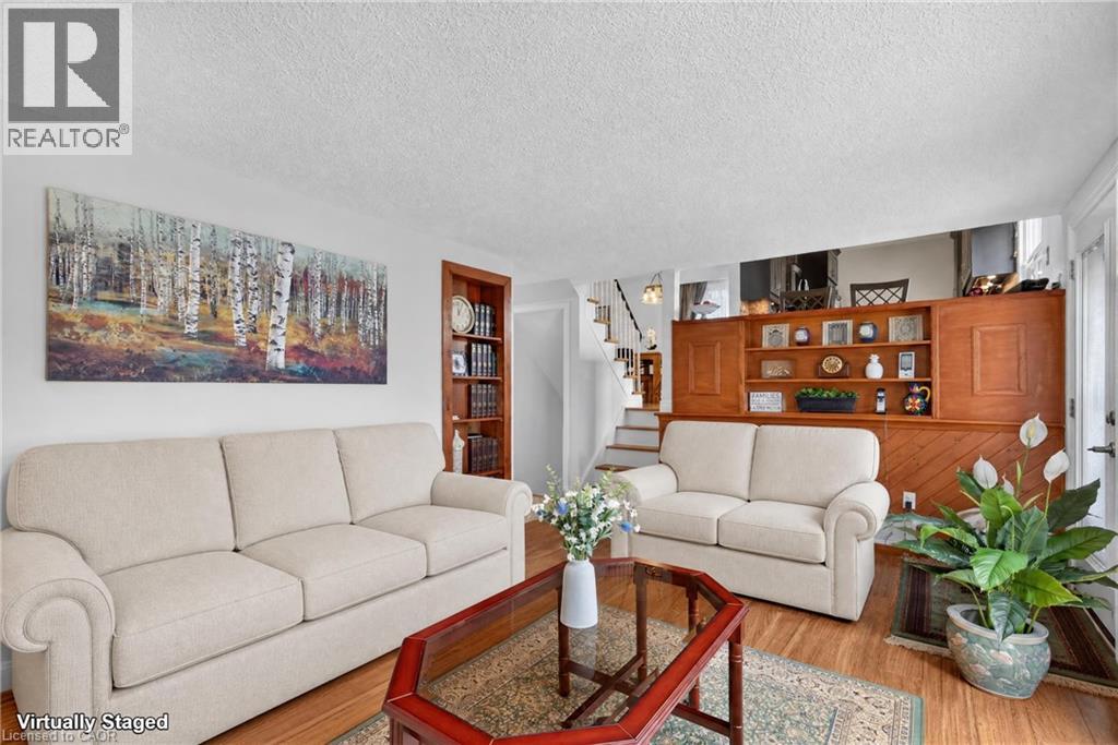 2482 Windjammer Road E Property Photo 10