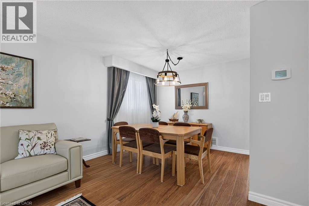 2482 Windjammer Road E Property Photo 15