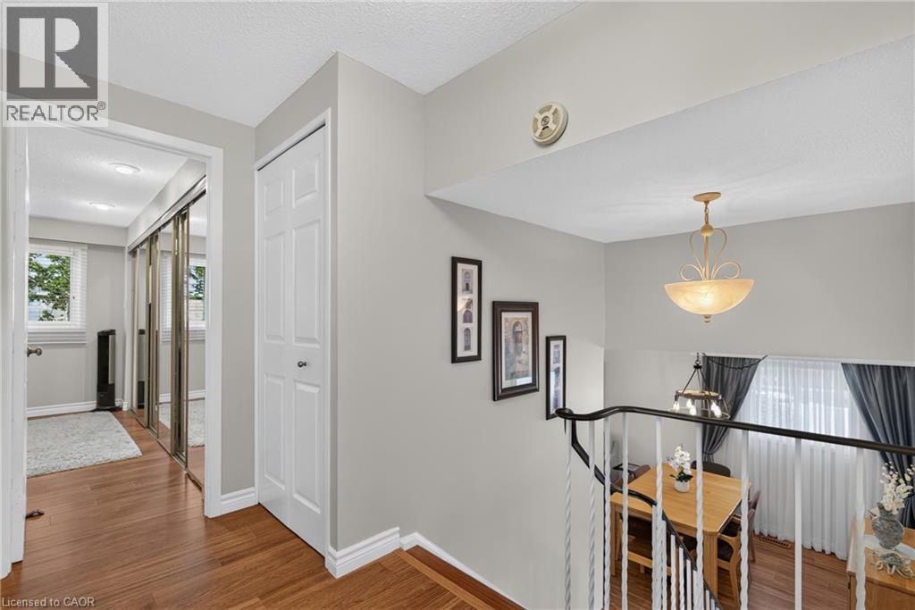 2482 Windjammer Road E Property Photo 20