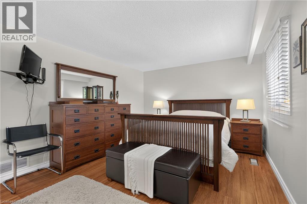 2482 Windjammer Road E Property Photo 23