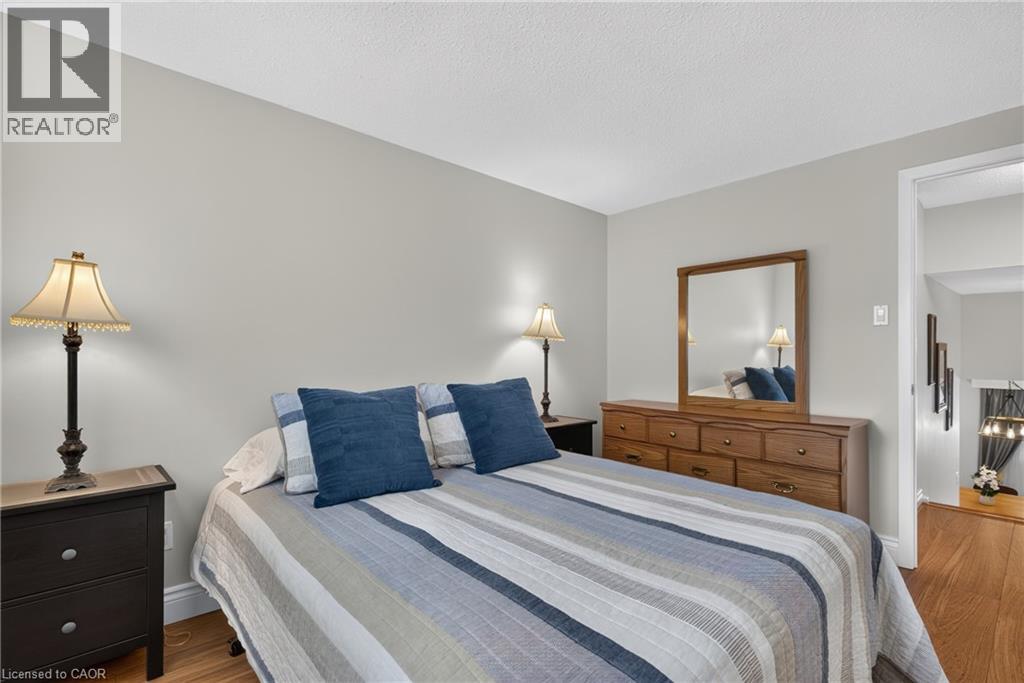 2482 Windjammer Road E Property Photo 30