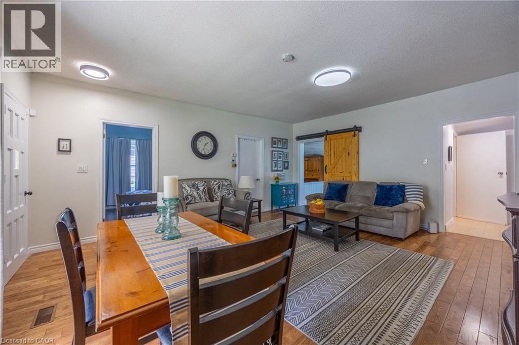 283 Hall Street Property Photo 4