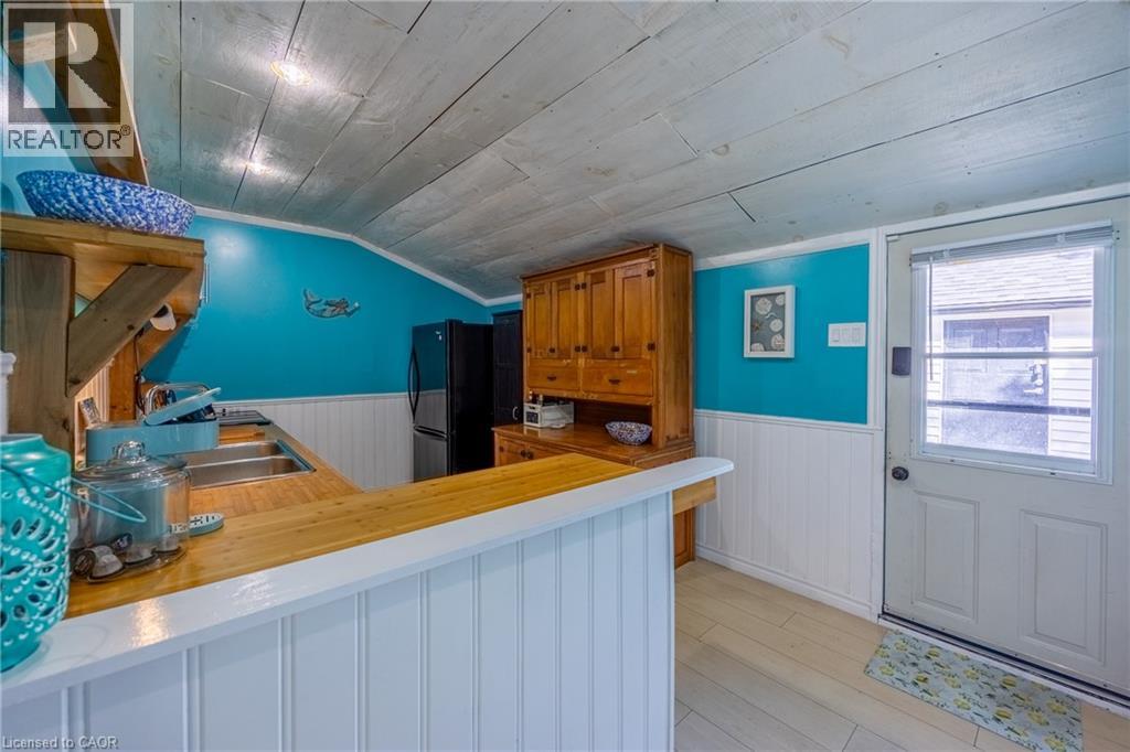 283 Hall Street Property Photo 7