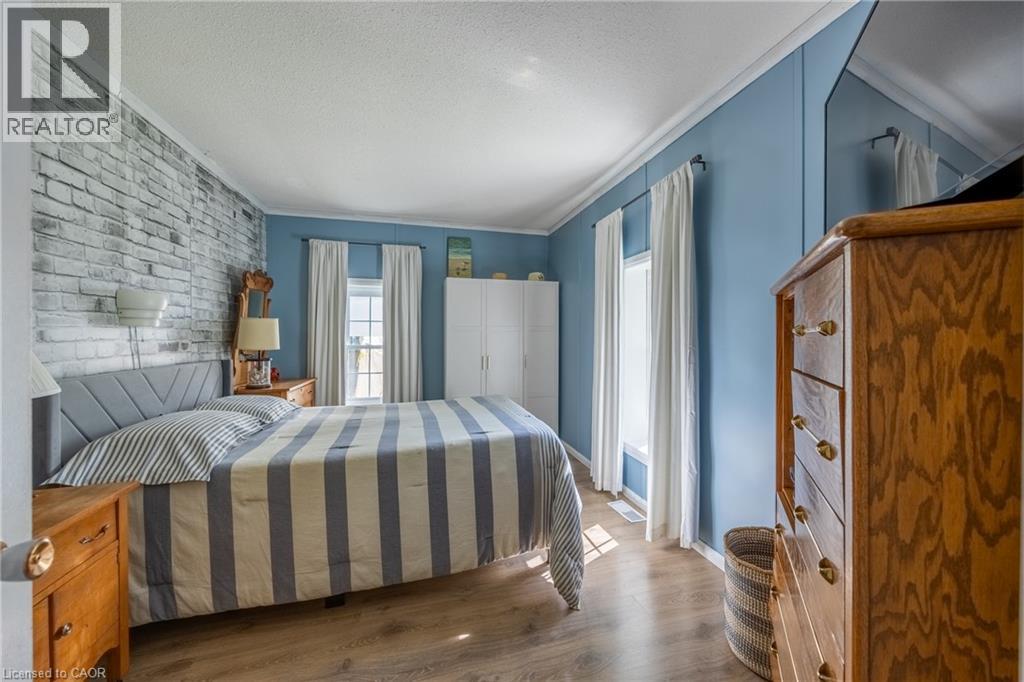 283 Hall Street Property Photo 11