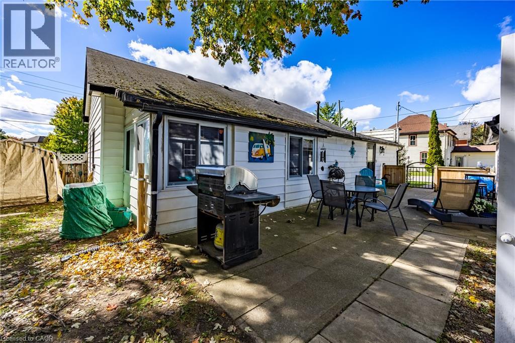 283 Hall Street Property Photo 17